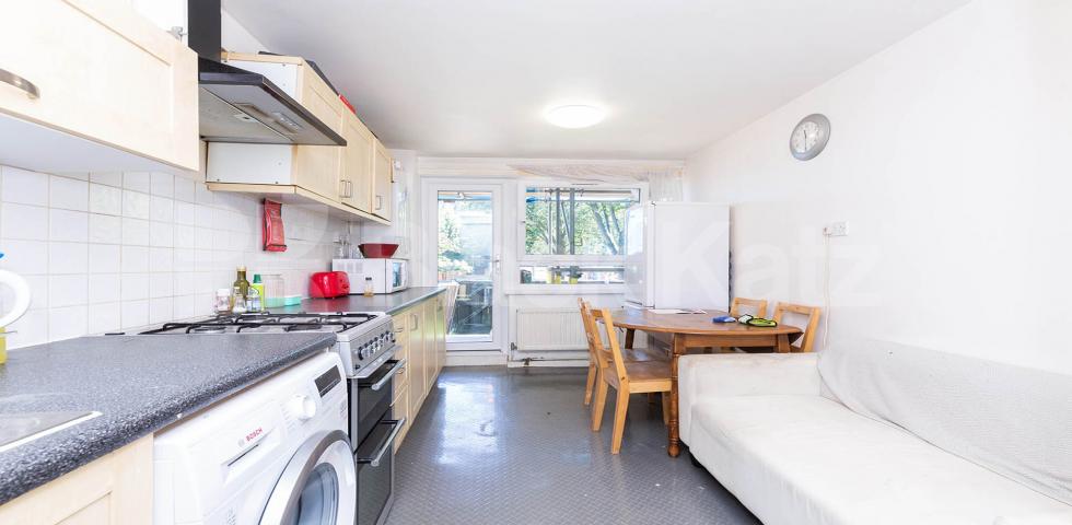 			GOOD FOR 3 SHARERS!, 2 Bedroom, 1 bath, 1 reception Flat			 Pembroke Street, Caledonian road / Kings cross